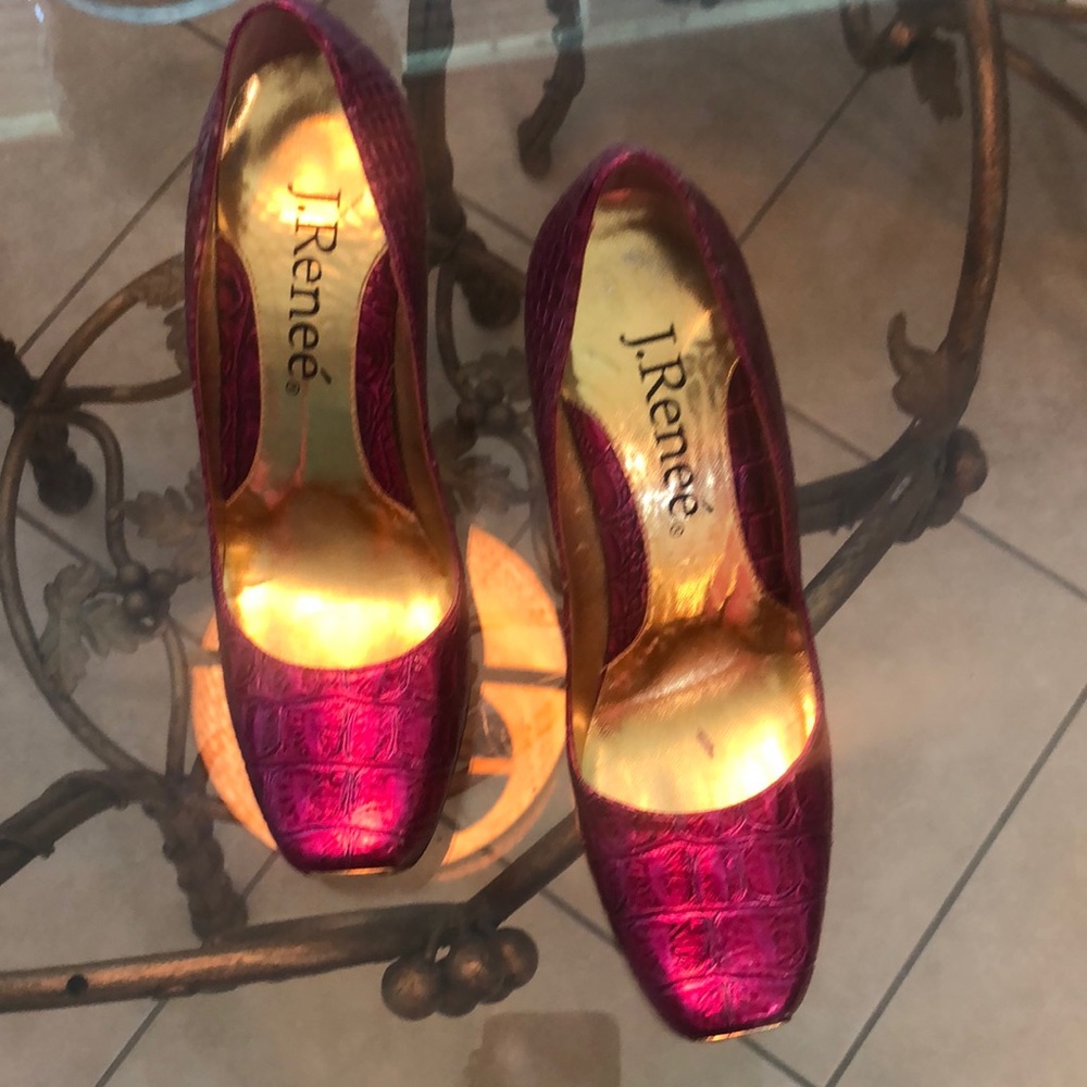 J. Renee’ pumps in bright pink with gold toe